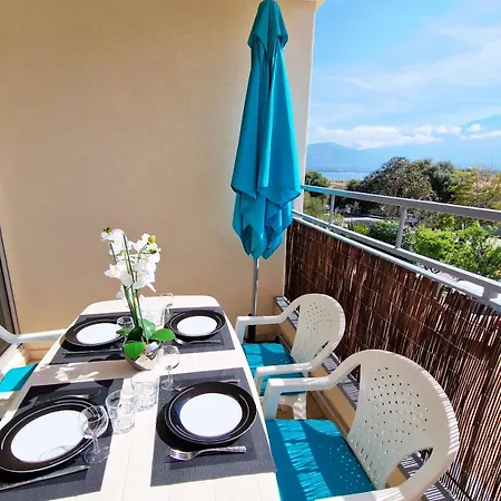 Les Mimosas Кальви