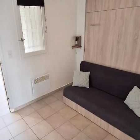 Les Mimosas Кальви