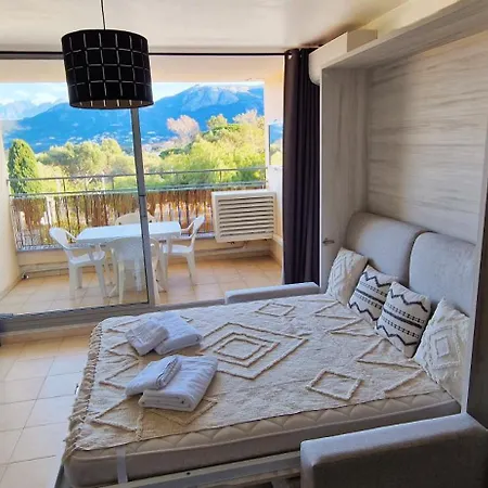 Les Mimosas * Кальви